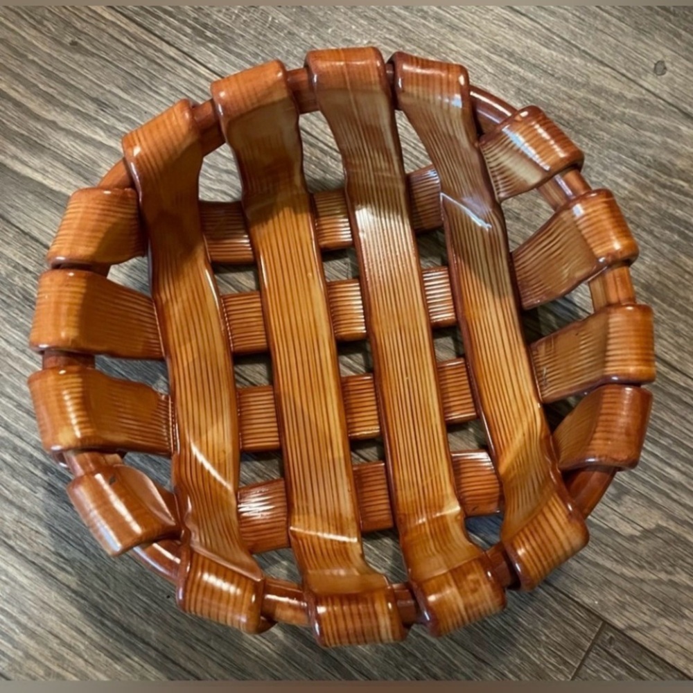 Vintage The cellar Italian Ceramic Bread Fruit Centerpiece Bowl
Heavy home decor